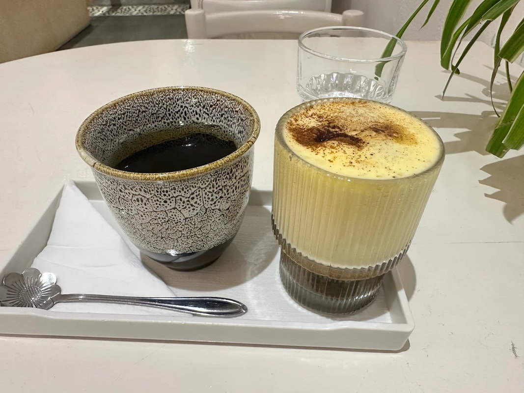 Western-Vietnamese fusion approach combining traditional coffee with modern techniques